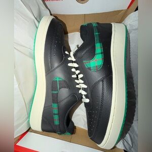 Classic Black and Green Plaid Men's Sneakers